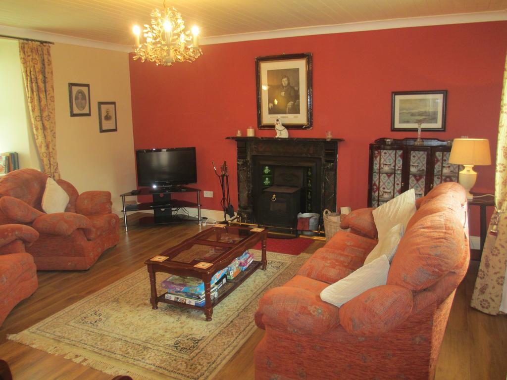 Tralia Farmhouse Self Catering Farranfore Szoba fotó